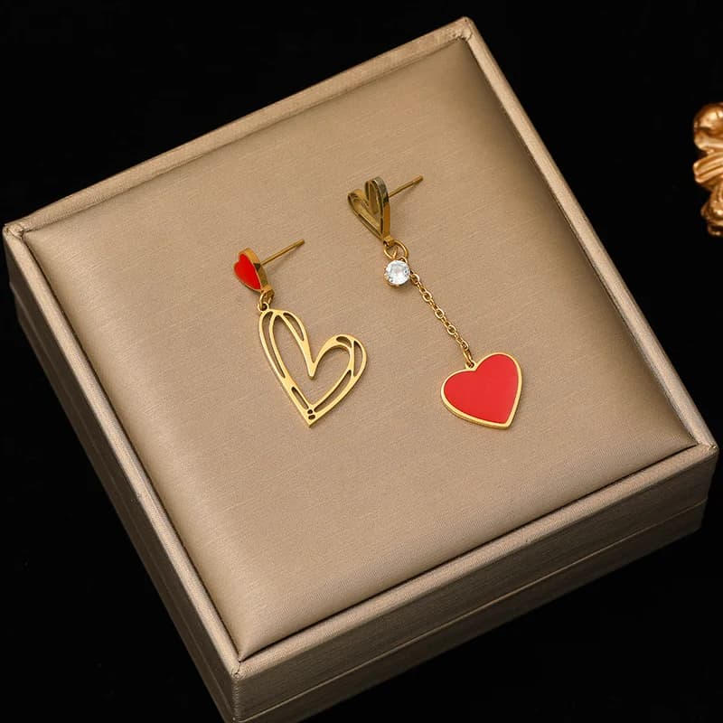 Pendientes largos con borla de flor en color dorado