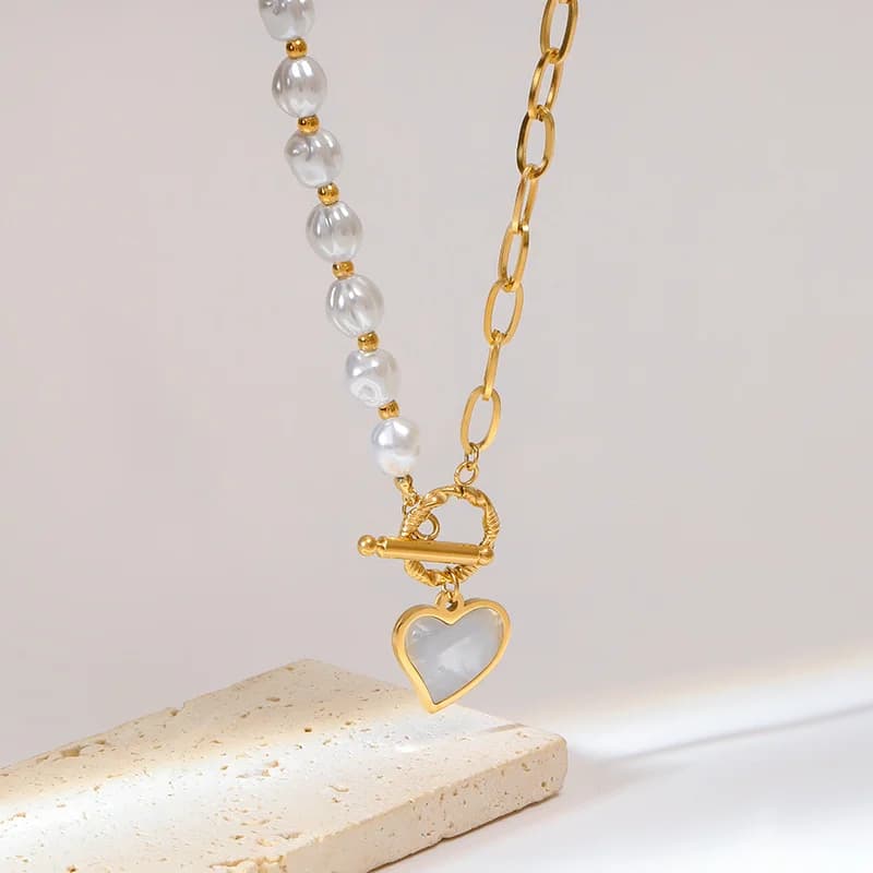 Collar con Colgante de Corazón y Perla