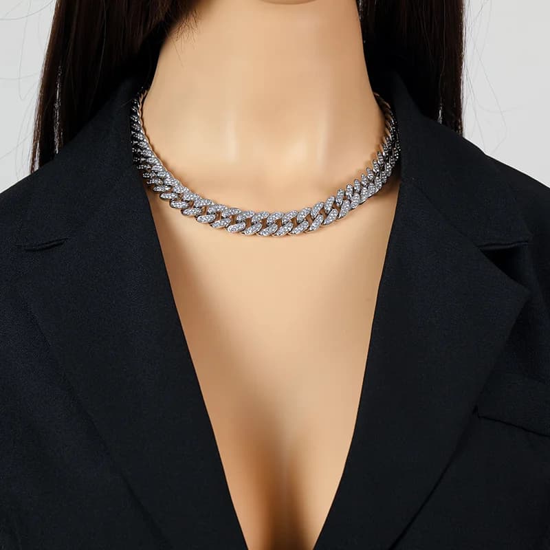 Collar de cadena cubana gruesa color plata para mujer