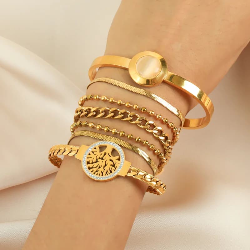 Brazalete de cadena multicapa de acero inoxidable color dorado
