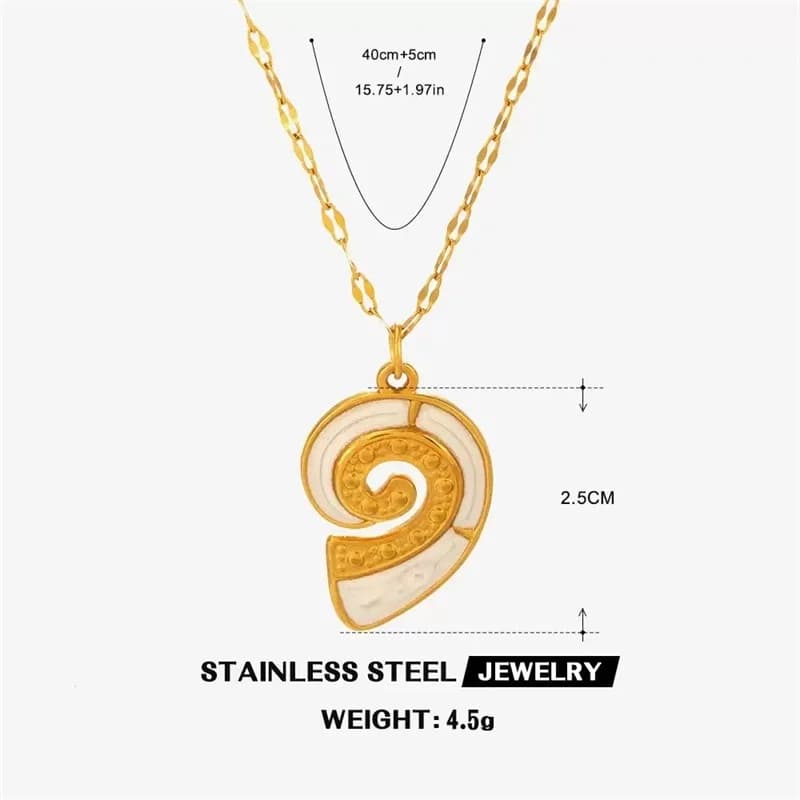Collar de charms con estrella de mar, sol y nácar, dorado