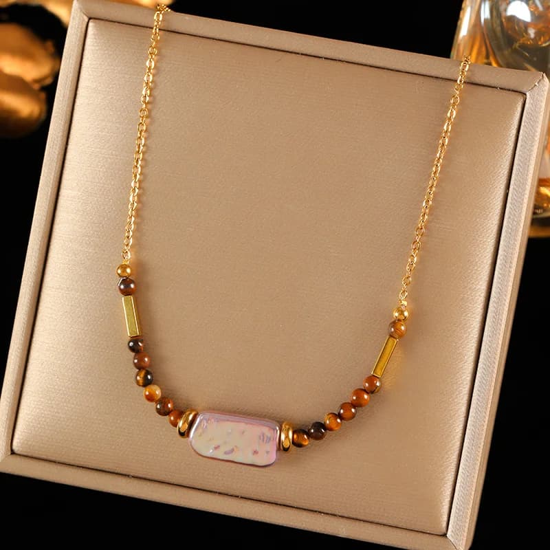 Collar Creativo con Colgante de Corazón