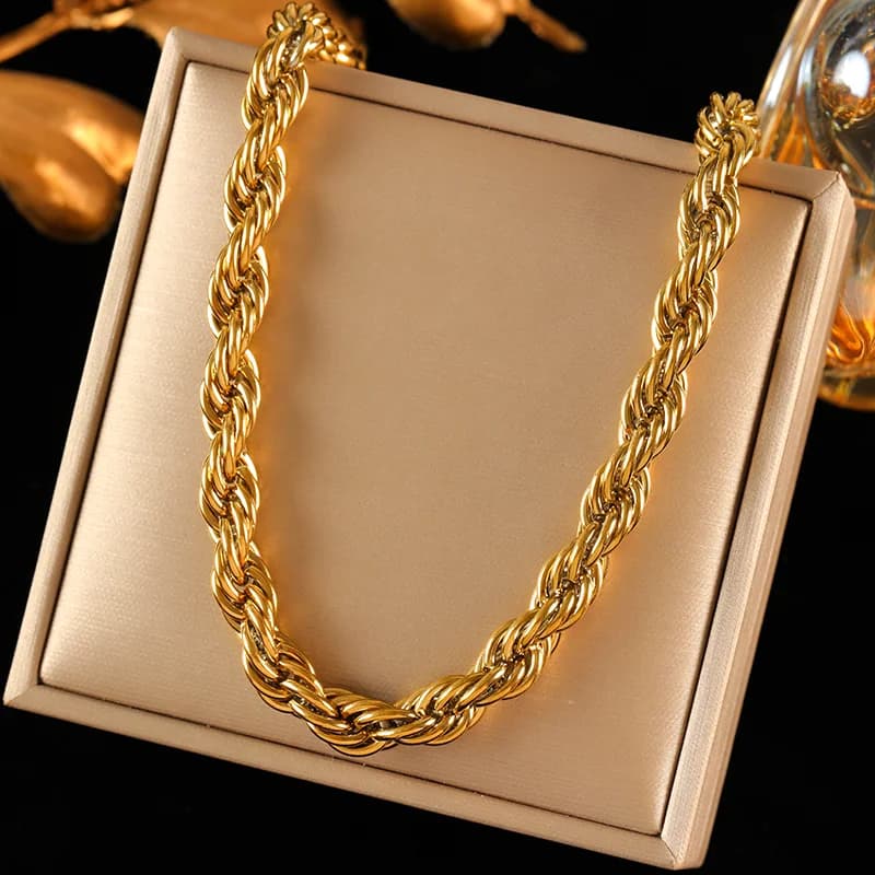 Collar de cadena gruesa de 8 mm, baño en oro de 18K