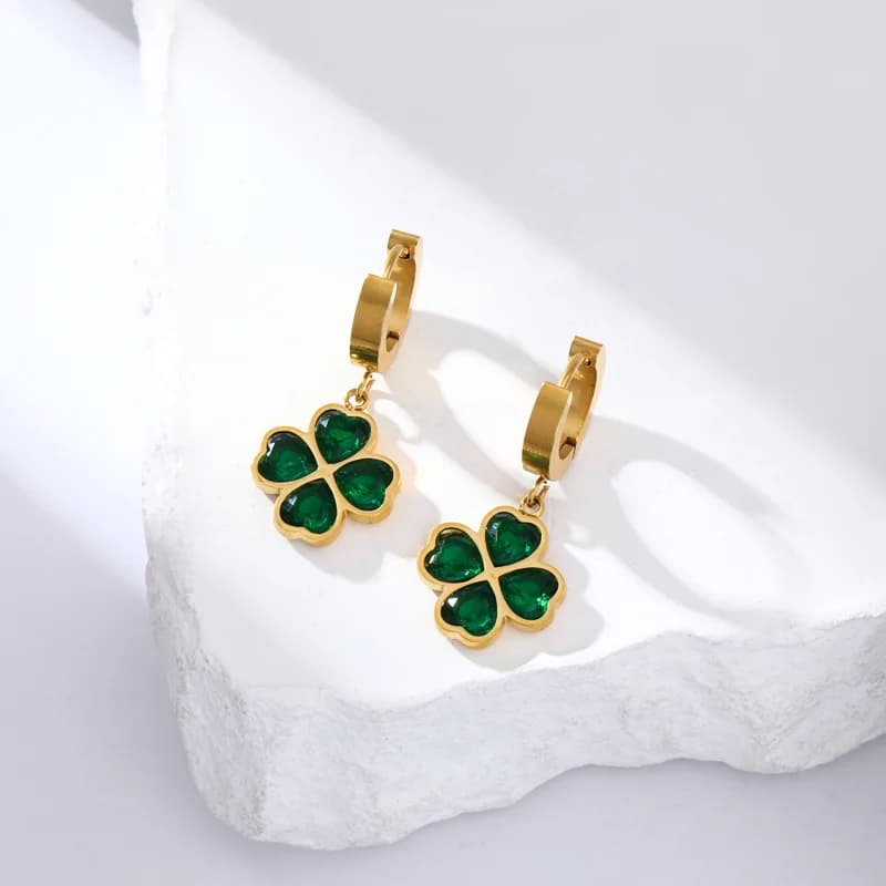 Pendientes Colgantes Mariposa y Corazón, Chapados en Oro