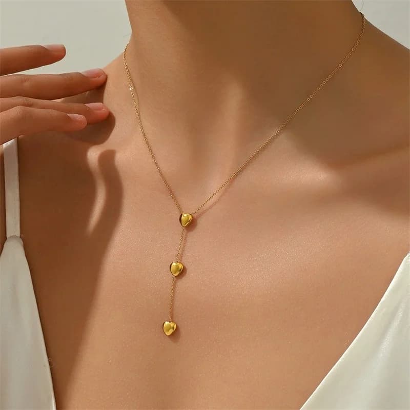 Collar con colgante de corazón en oro