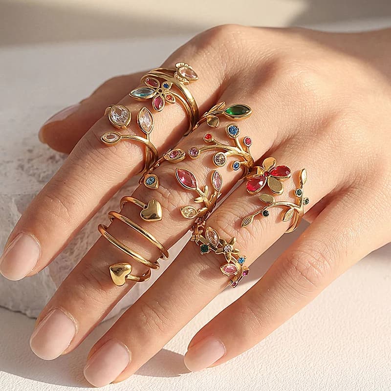 Anillo ajustable de hoja con circonia brillante en acero inoxidable