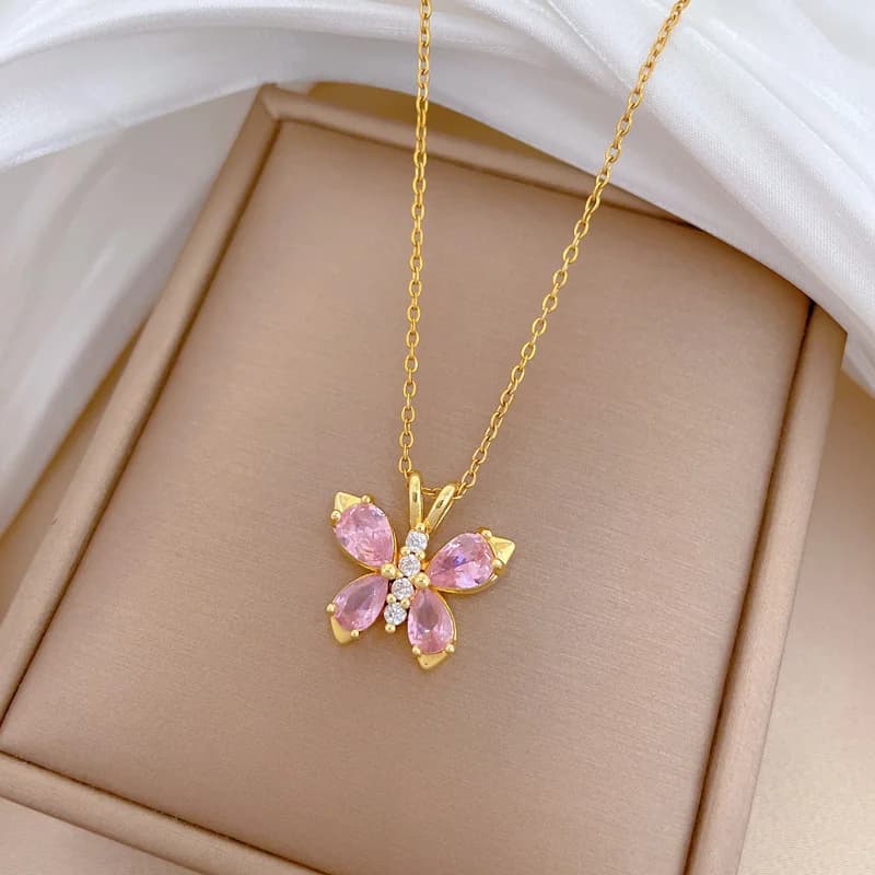 Collar con colgante de moño y circonia