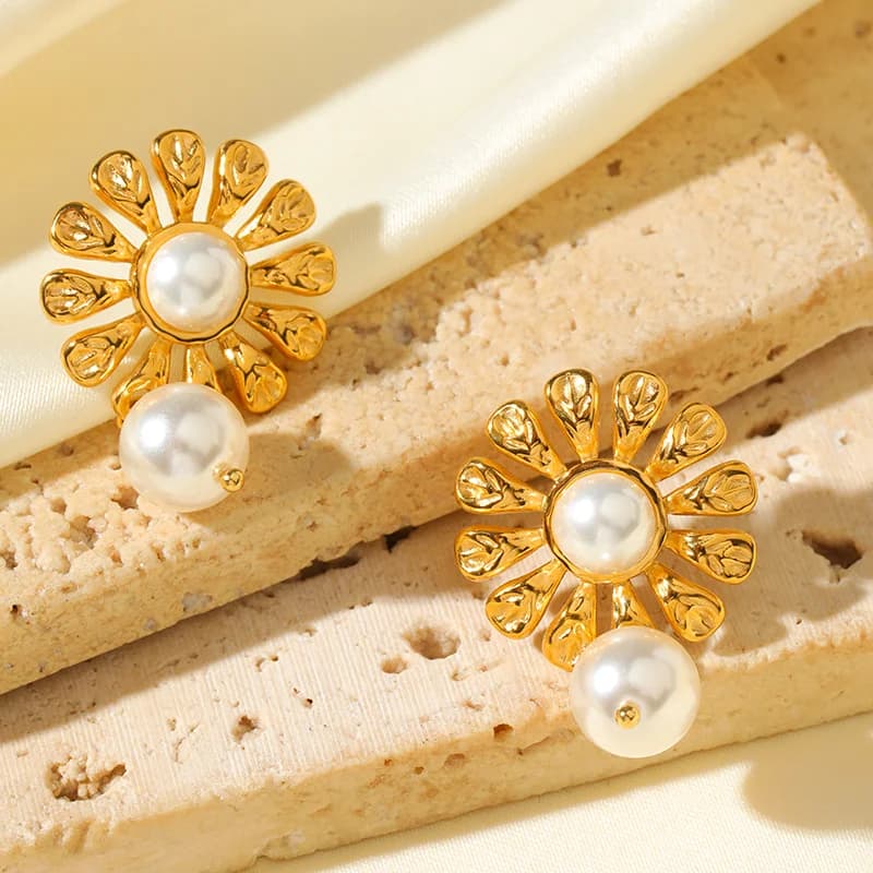 Pendientes colgantes de piedra natural con mariposa y flor, dorados