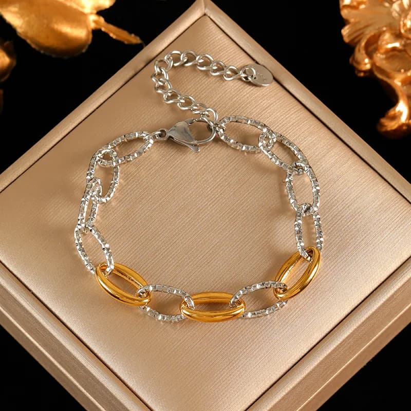 Brazalete de Cadena con Eslabones Ovalados y Cierre Toggle, Acero