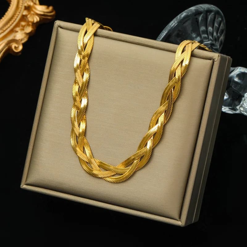 Collar Choker de Cadena Gruesa Dorada