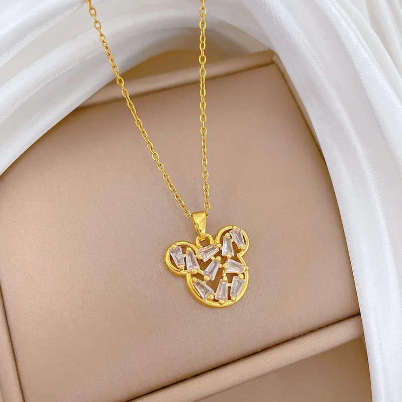 Collar con colgante de búho y circonias brillantes