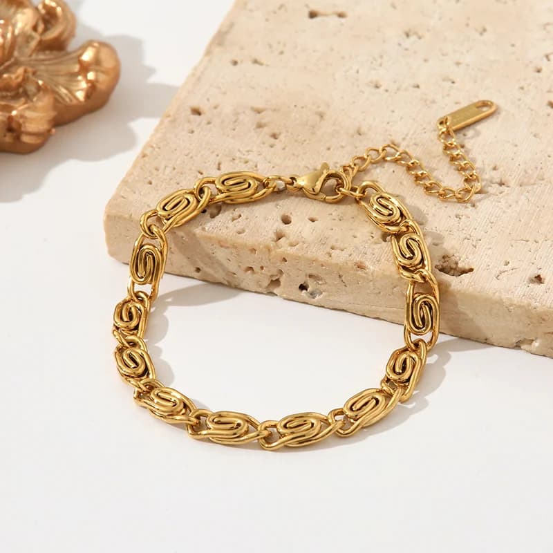 Pulsera geométrica de acero inoxidable dorado