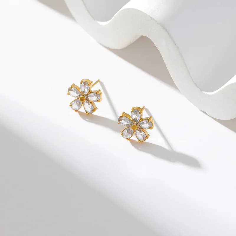 Conjunto de collar, pendientes y pulsera floral con circonitas