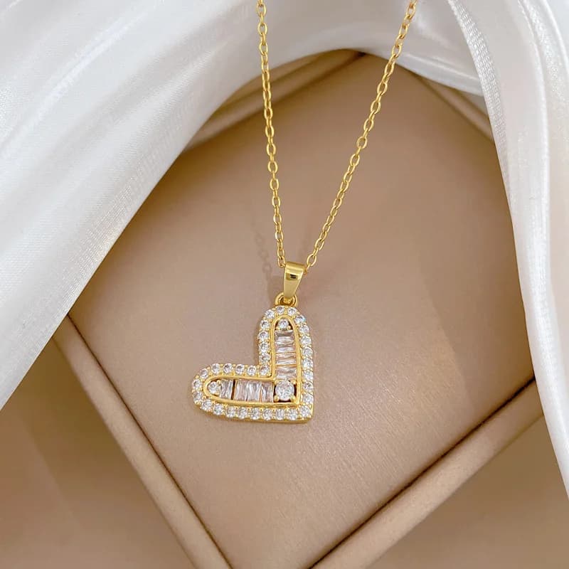 Collar con Colgante de Corazón con Circonitas Brillantes