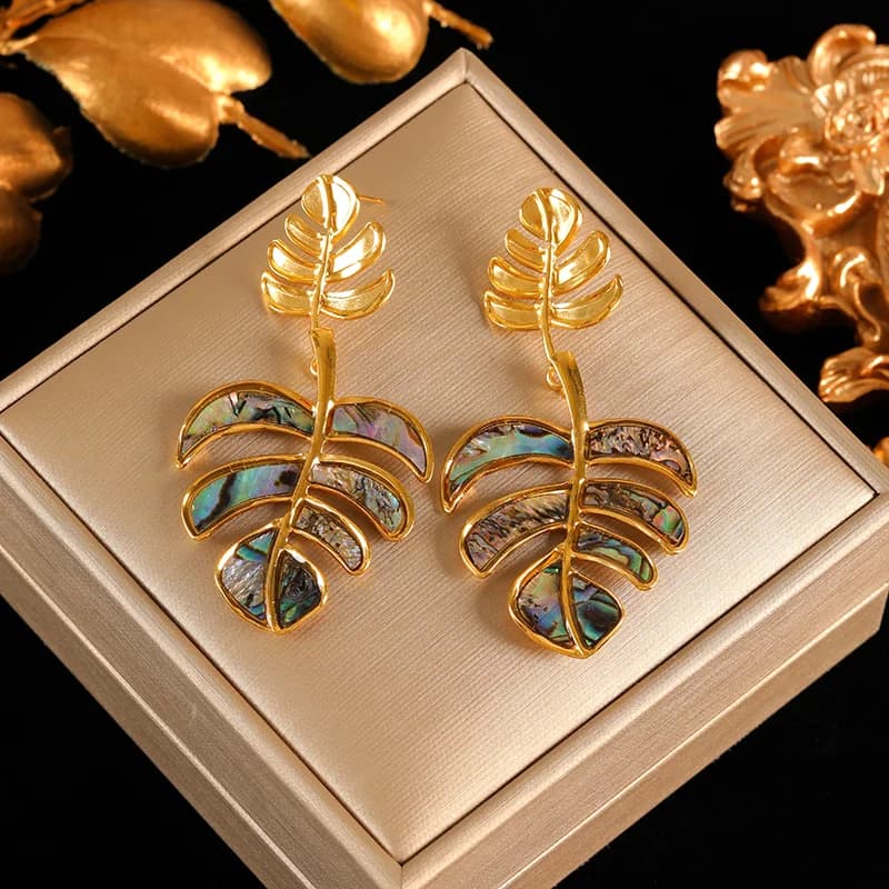 Pendientes Colgantes de Hoja Metálica con Borla, Baño PVD 18K