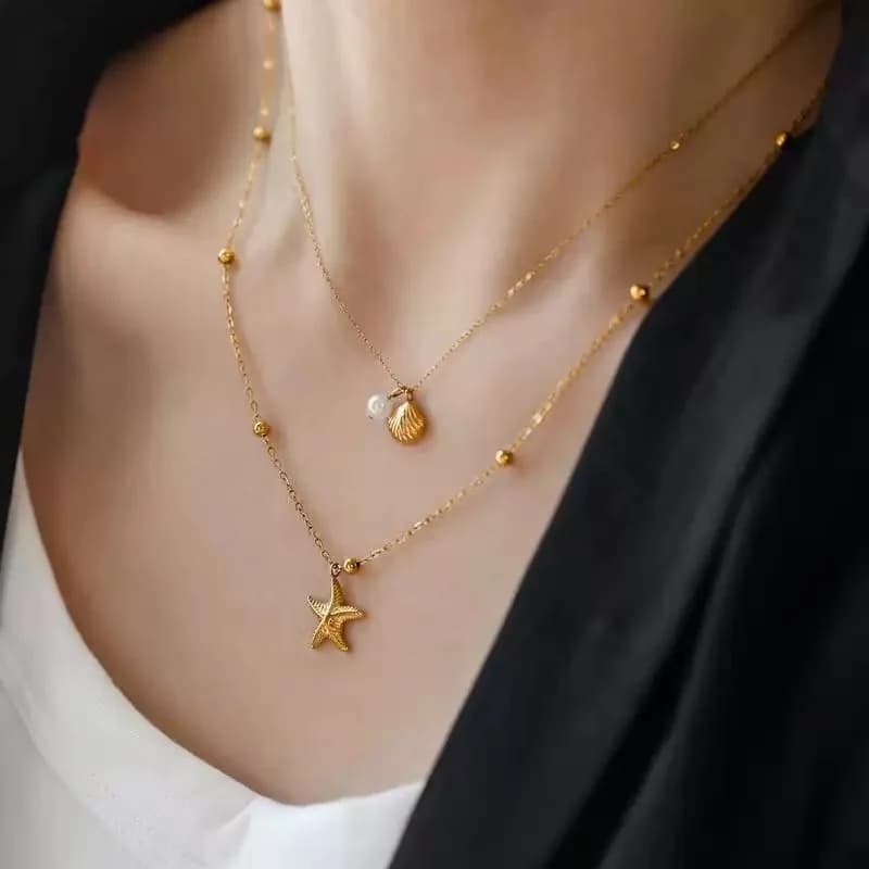 Collar con Colgante de Estrella de Mar y Concha, Cadena Doble, Dorado