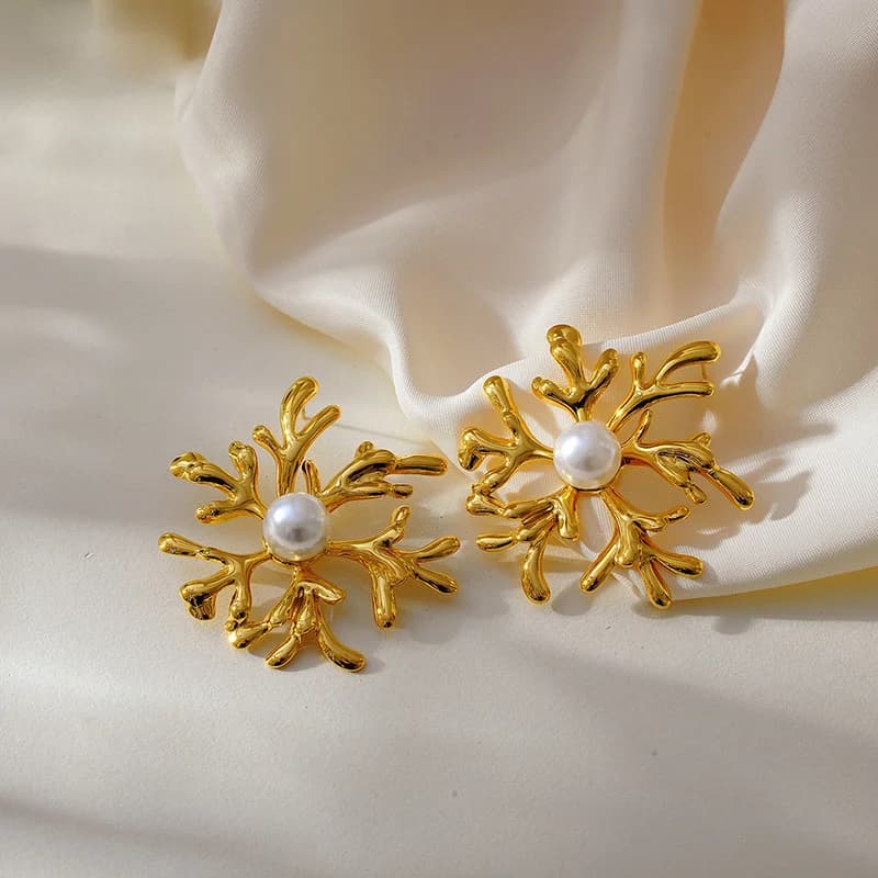 Pendientes de aro con colgante de borla de concha