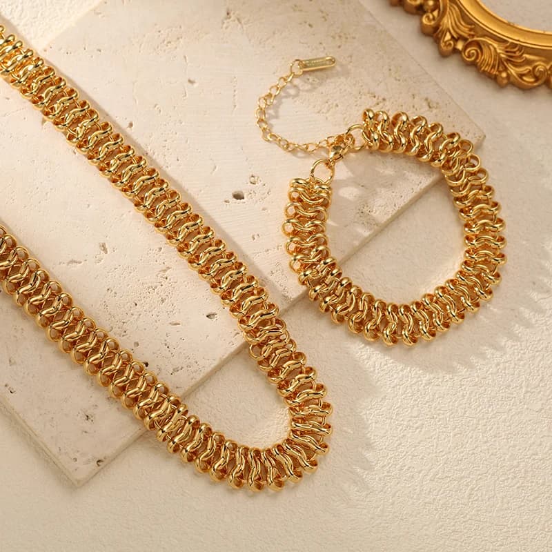 Set de Collar y Pulsera de Cadena Gruesa Dorada