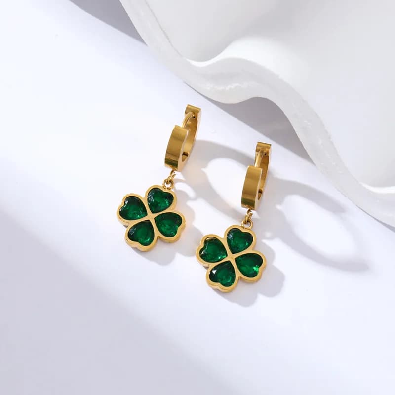 Pendientes Colgantes Mariposa y Corazón, Chapados en Oro