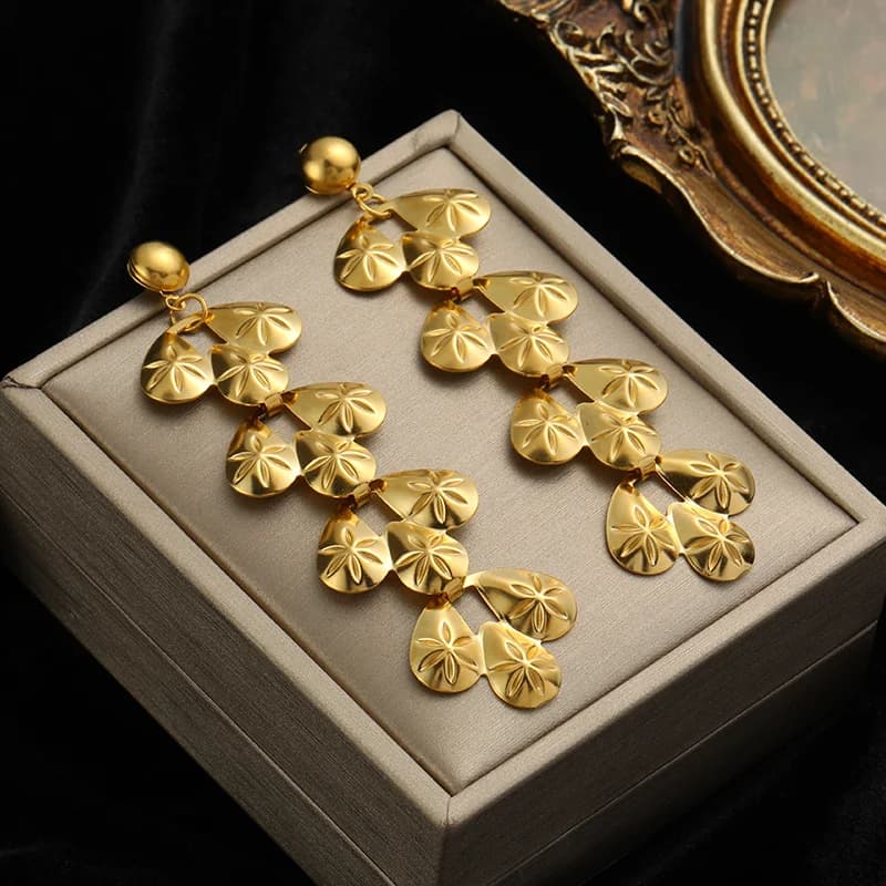 Pendientes Largos de Borla, Color Oro