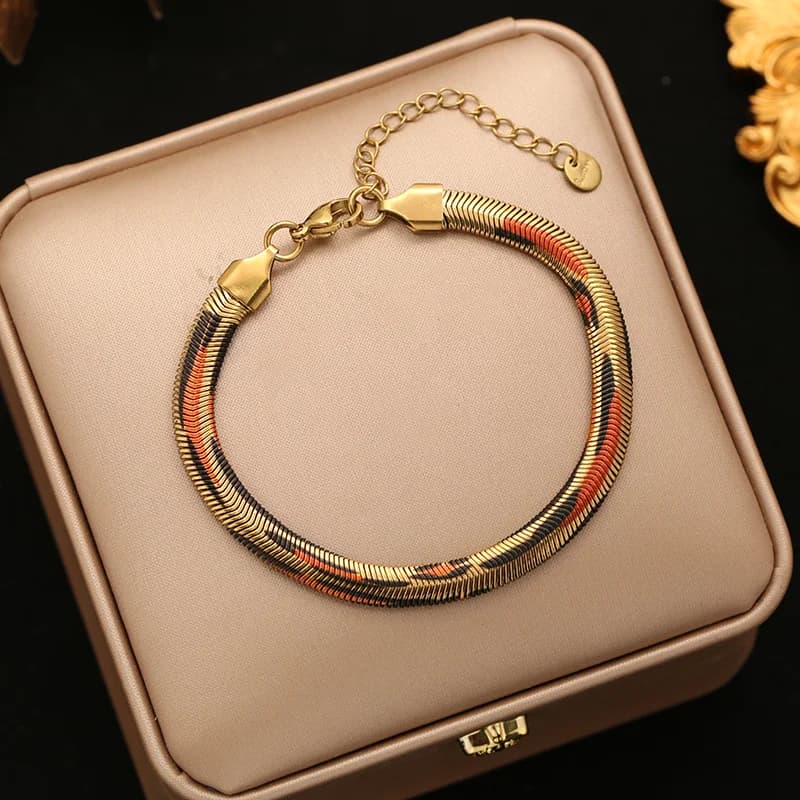 Pulsera rígida de acero inoxidable con cadena entrelazada de tres capas