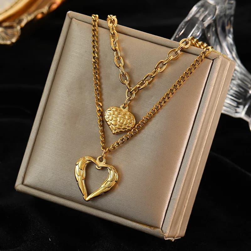 Collar con Colgante de Moneda Dorada