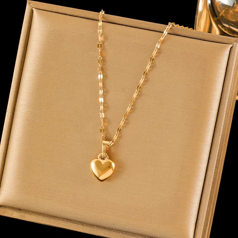 Collar con Colgante de Corazón Dorado
