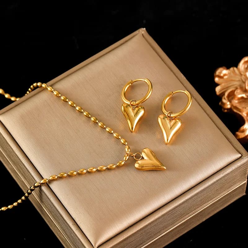 Set de Collar y Pendientes de Corazón de Amor, Plata