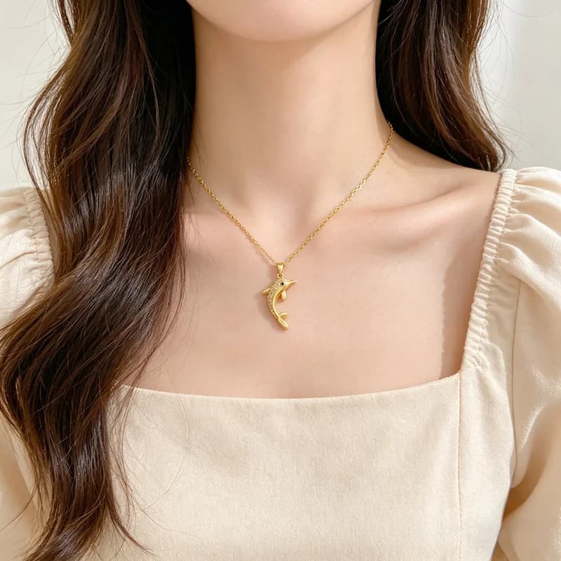 Collar colgante delfín con circonia cúbica