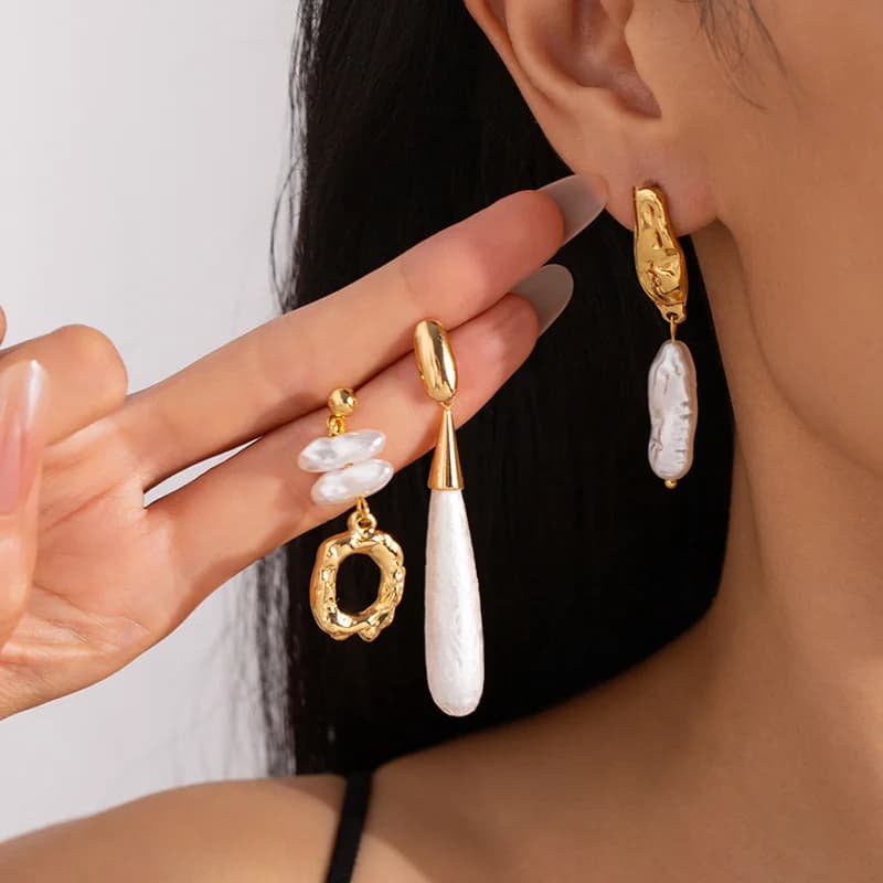 Pendientes colgantes de perlas irregulares con borla