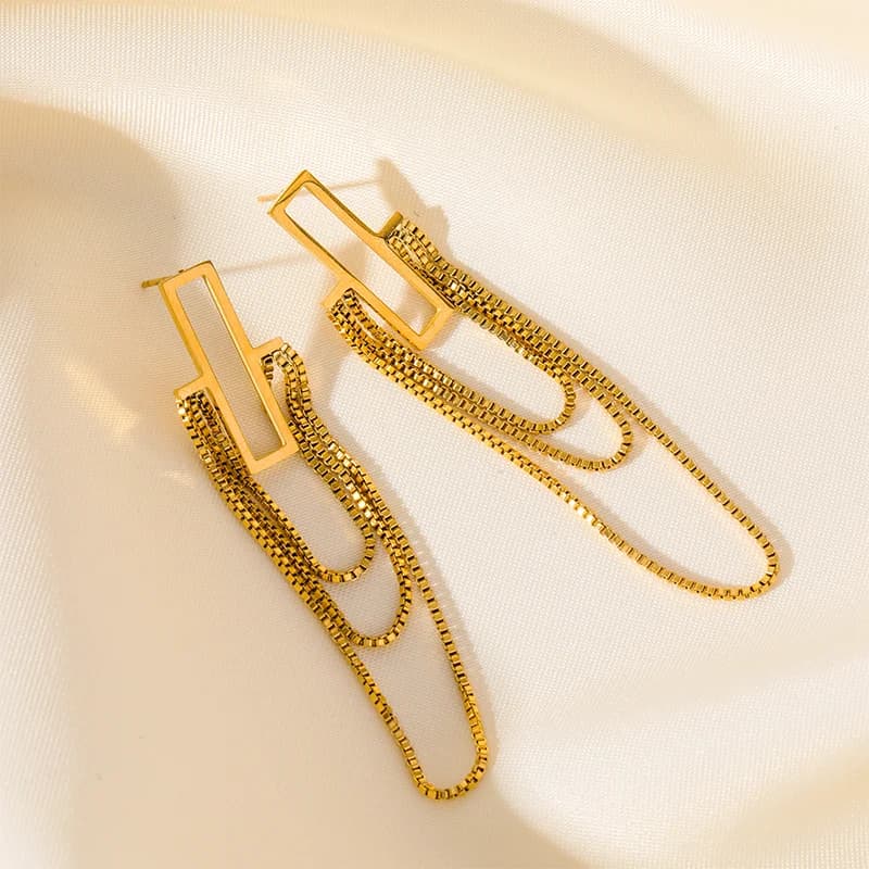 Pendientes colgantes con borlas color oro