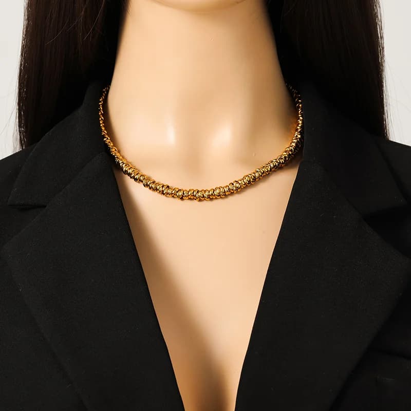 Set de collar y pulsera con cadena dorada