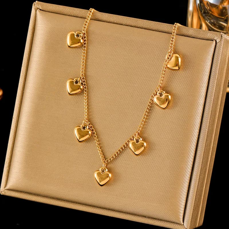 Collar con Colgante de Moneda con Retrato, Tono Plata