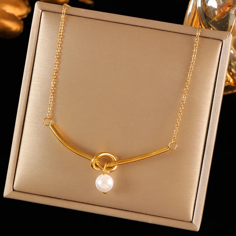 Collar con colgante de corazón en oro