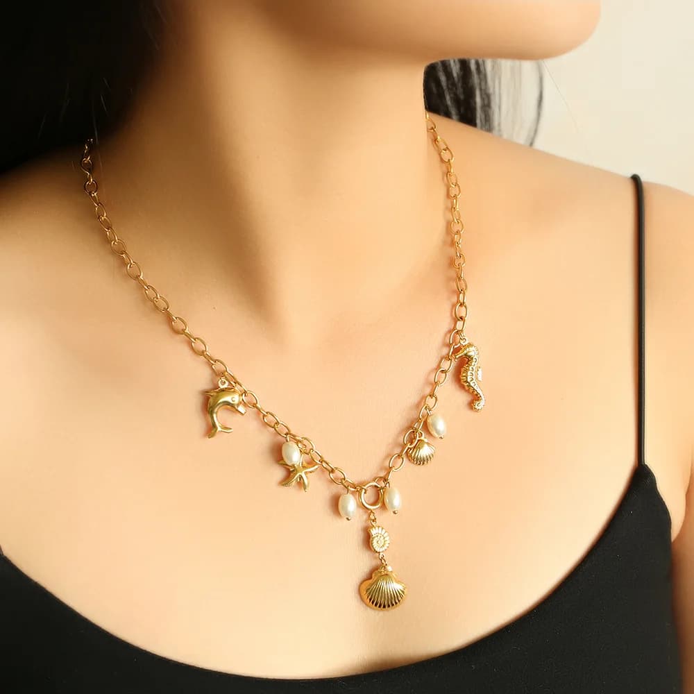 Collar con colgante de concha marina en acero inoxidable