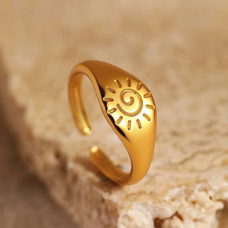 Anillo ajustable vintage con diseño de sol, oro y acero inoxidable