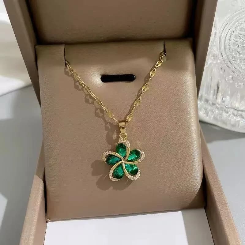 Collar con Colgante de Corazón con Circonitas Brillantes