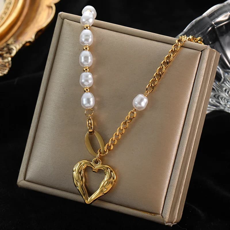 Collar con Colgante de Corazón y Perla