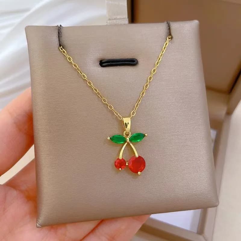 Collar de Colgante Hoja de Arce con Perla Chapado en Oro