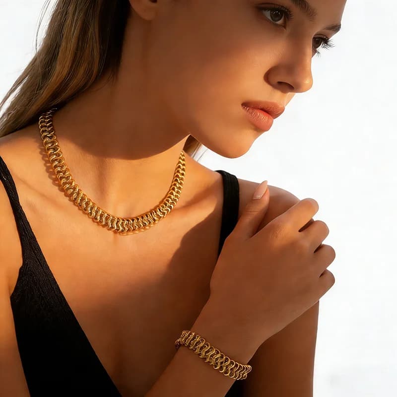Set de Collar y Pulsera de Cadena Gruesa Dorada