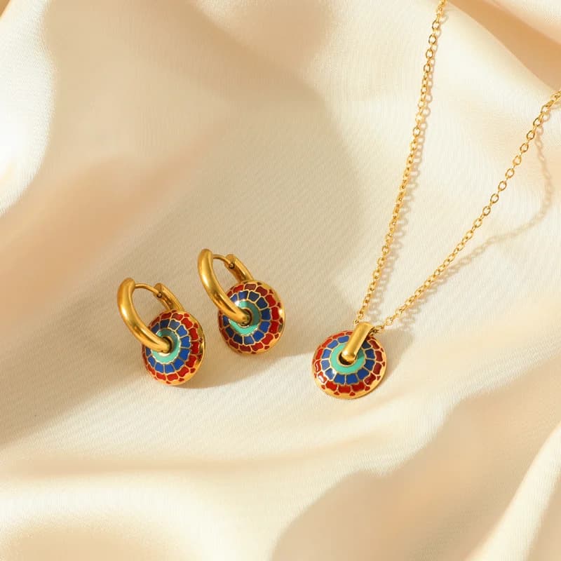 Set de collar y pendientes vintage con flores